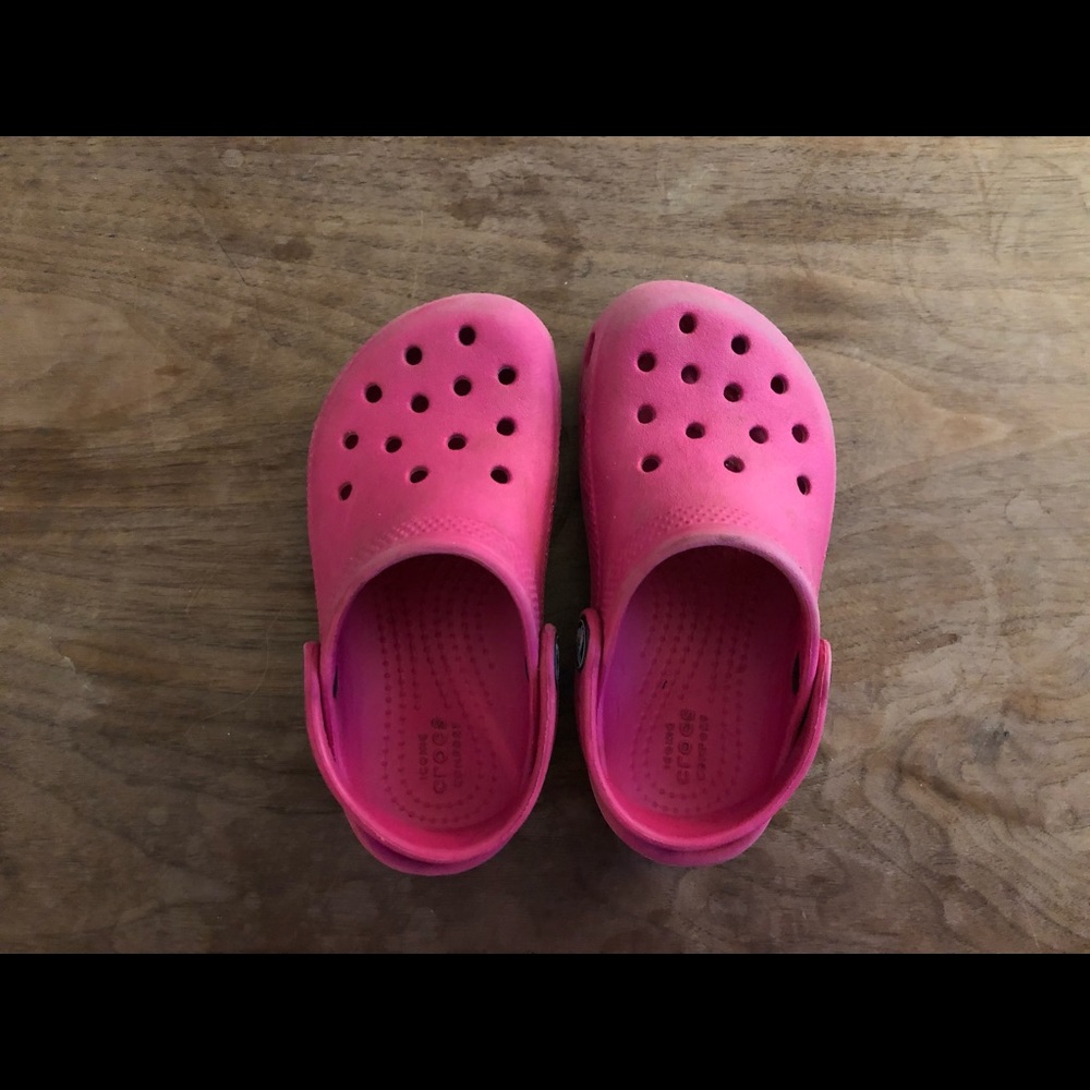 Magenta Crocs